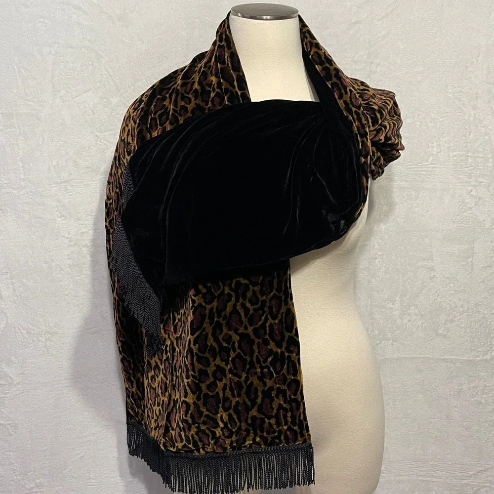 Chic Leopard Print Velvet Shawl Scarf with Tassel Fringe Evening Wrap Reversible